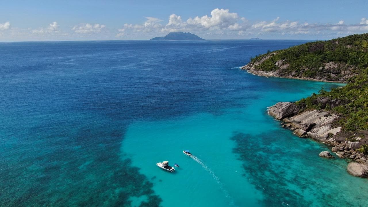 Glass bottom boat (Mahe)